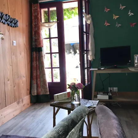 Couette-café La Petite Pomme 3*