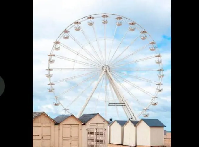 Couette-café La Petite Pomme 3*