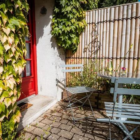Bed & Breakfast La Petite Pomme 3*